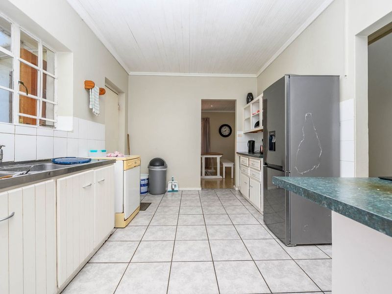 House Pending Sale In Port Elizabeth - Photo 3