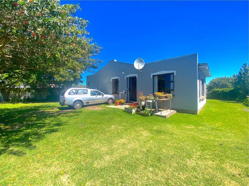 House For Sale In Port Elizabeth - Photo 3