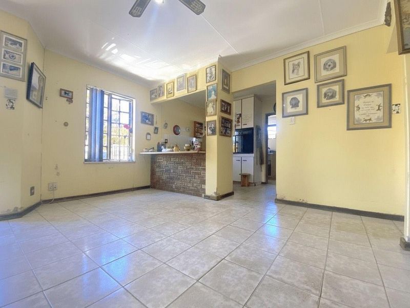 House For Sale In Port Elizabeth - Photo 6