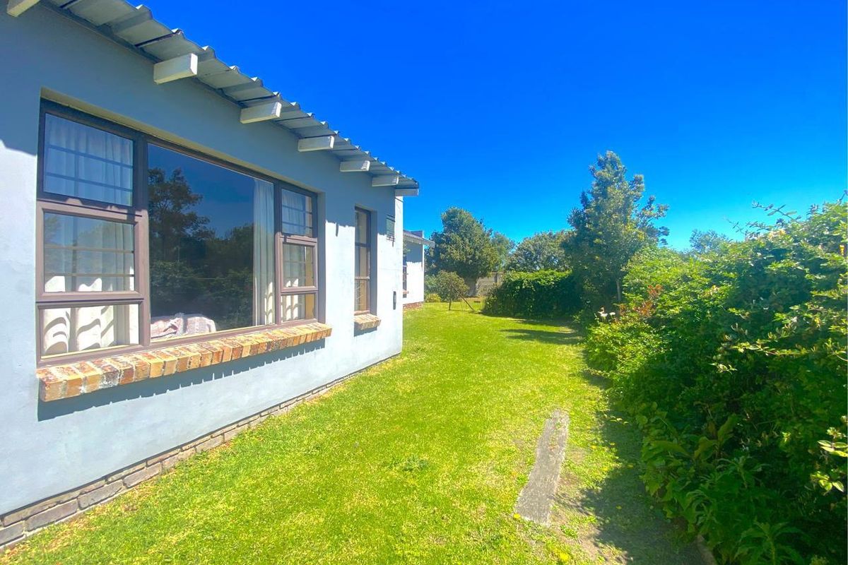 House For Sale In Port Elizabeth - Photo 2