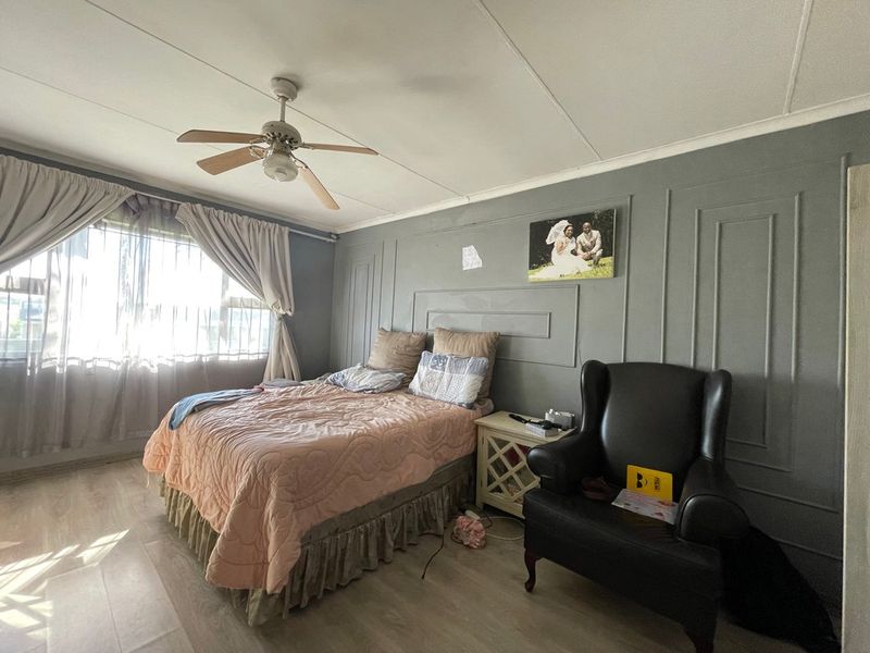 House For Sale In East London - Photo 10