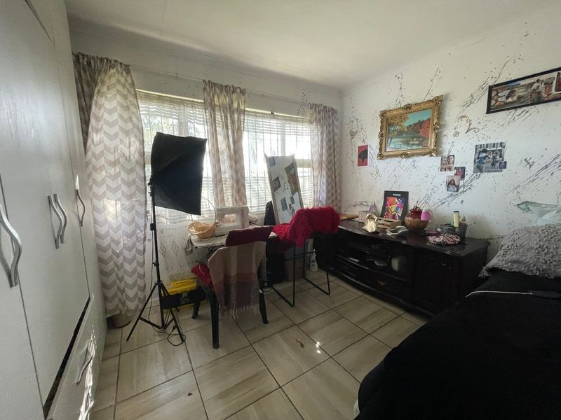 House For Sale In East London - Photo 7