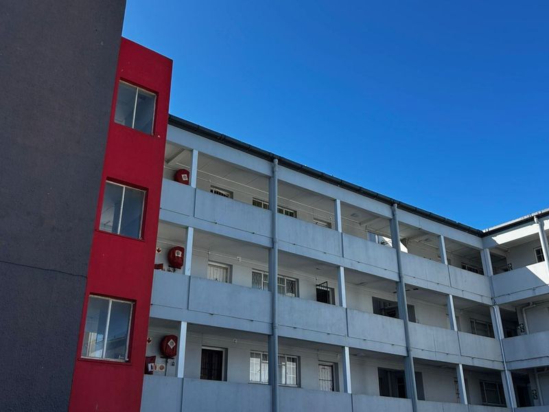 Apartment For Sale In Port Elizabeth - Photo 4