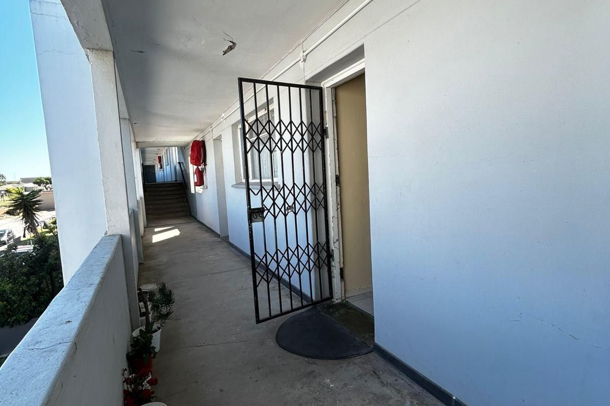 Apartment For Sale In Port Elizabeth - Photo 5