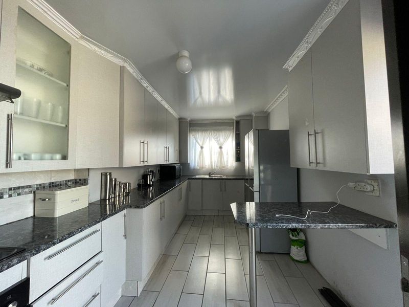 House For Sale In East London - Photo 5