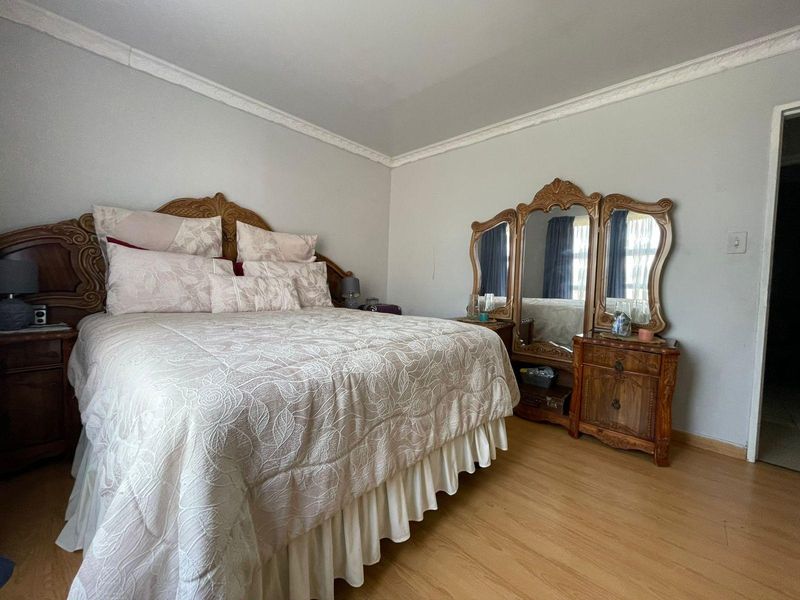 House For Sale In East London - Photo 9