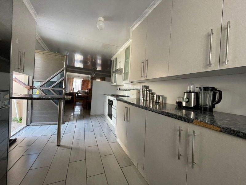 House For Sale In East London - Photo 6