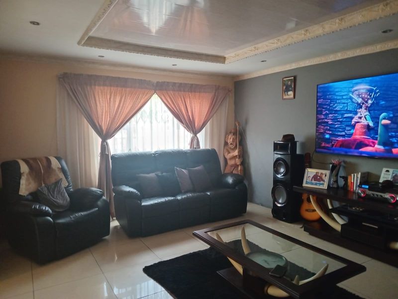 House Sold In Benoni - Photo 3