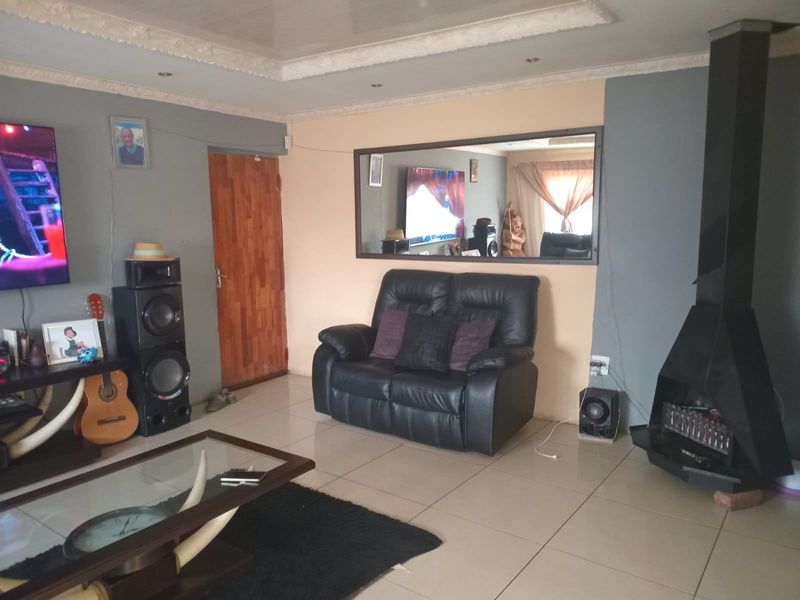 House Sold In Benoni - Photo 4