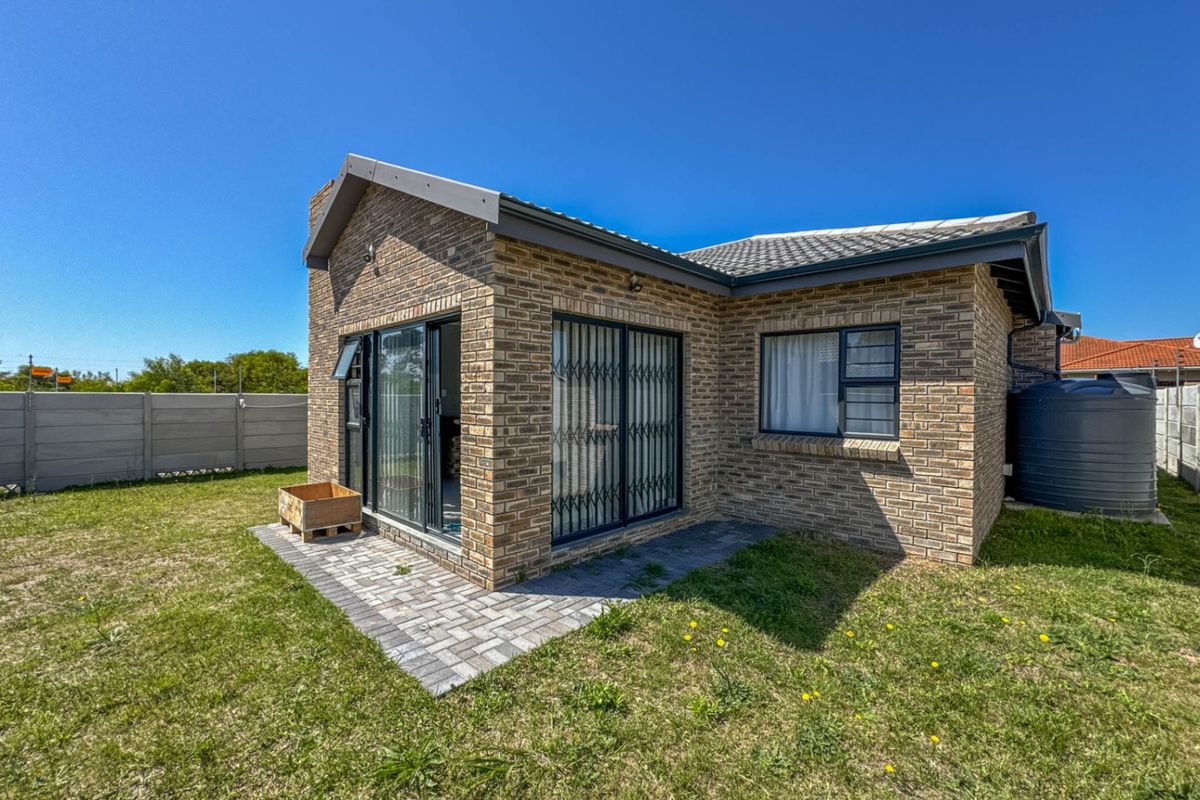 House For Sale In Port Elizabeth - Photo 4