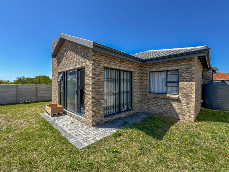 House For Sale In Port Elizabeth - Photo 4