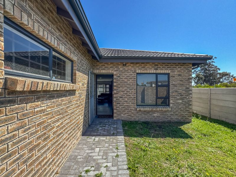 House For Sale In Port Elizabeth - Photo 3
