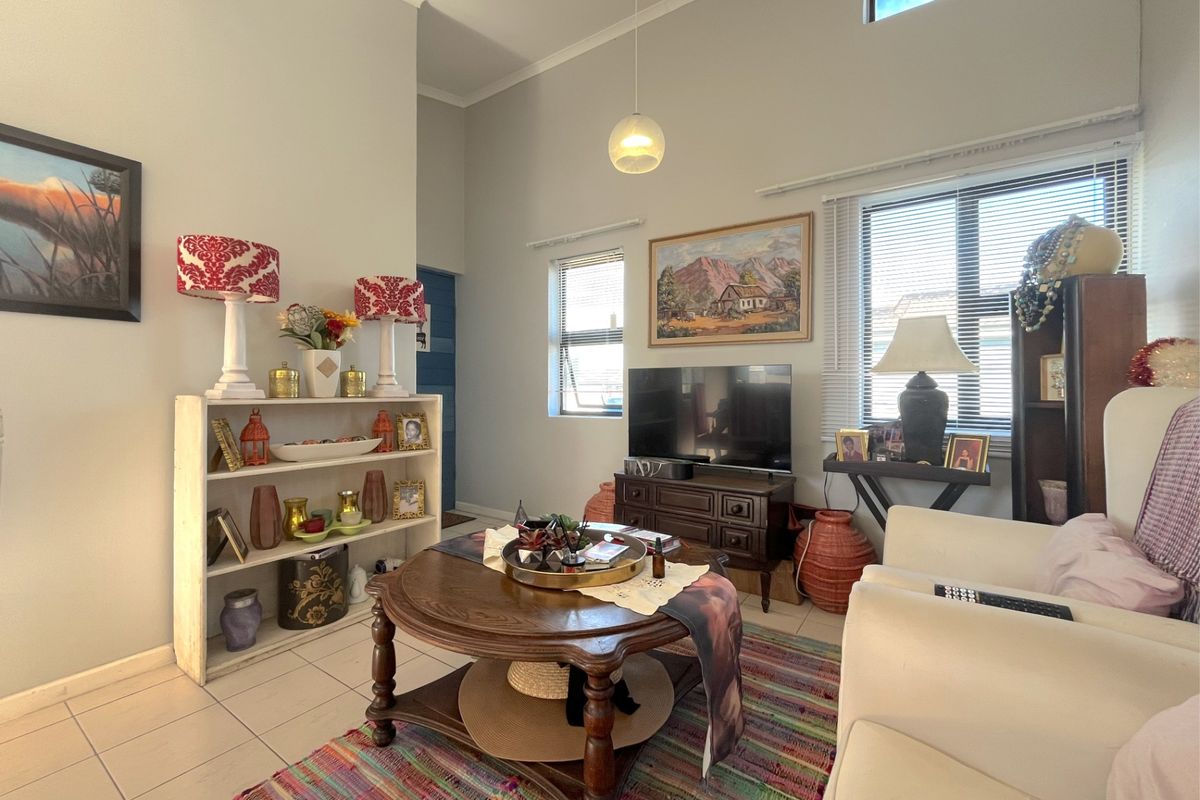 Townhouse For Sale In Port Elizabeth - Photo 4