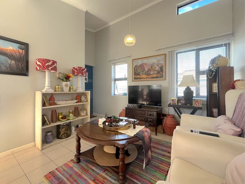 Townhouse For Sale In Port Elizabeth - Photo 4