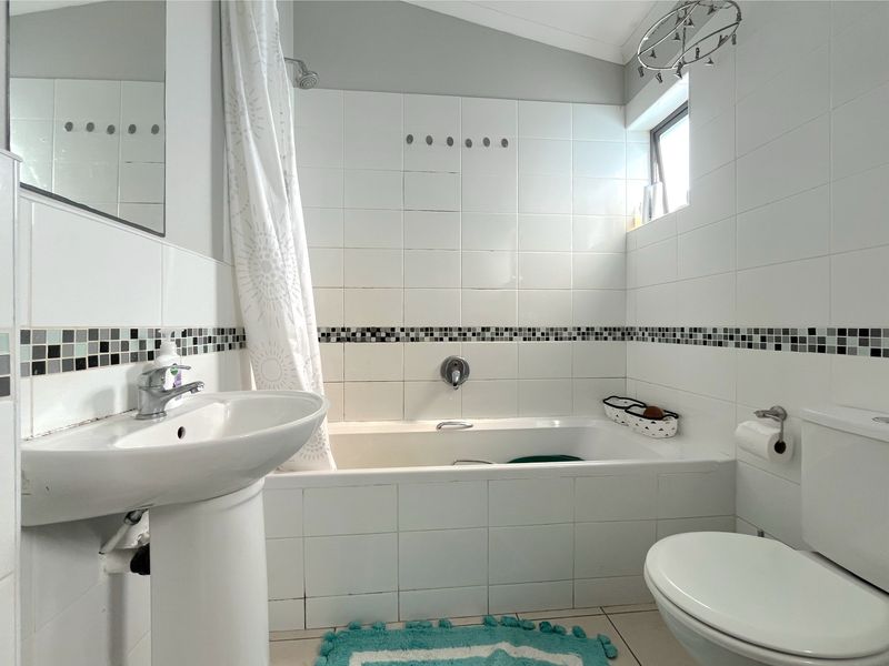 Townhouse For Sale In Port Elizabeth - Photo 9