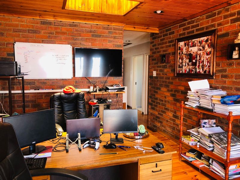 House For Sale In Port Elizabeth - Photo 7