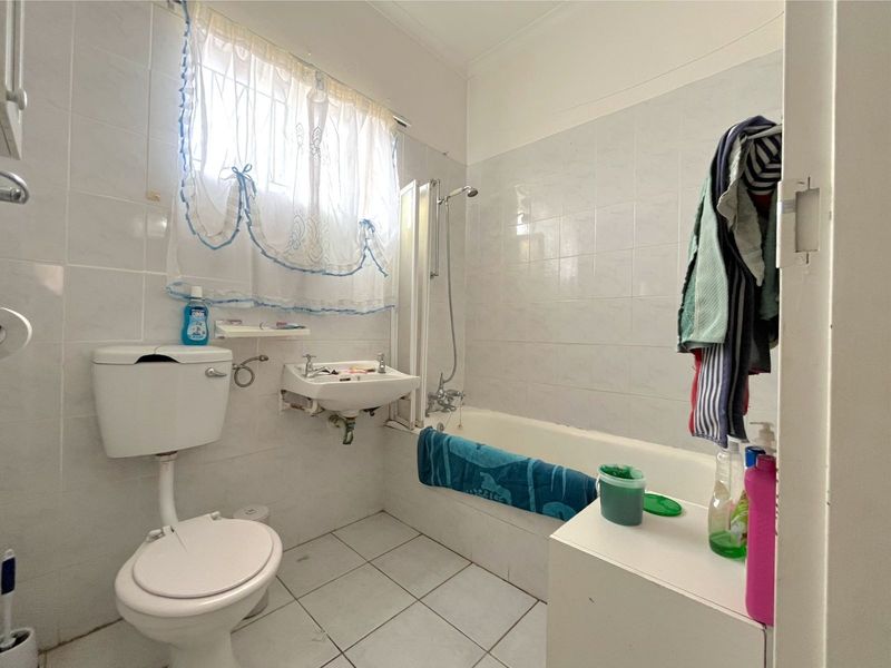 Apartment For Sale In Port Elizabeth - Photo 6