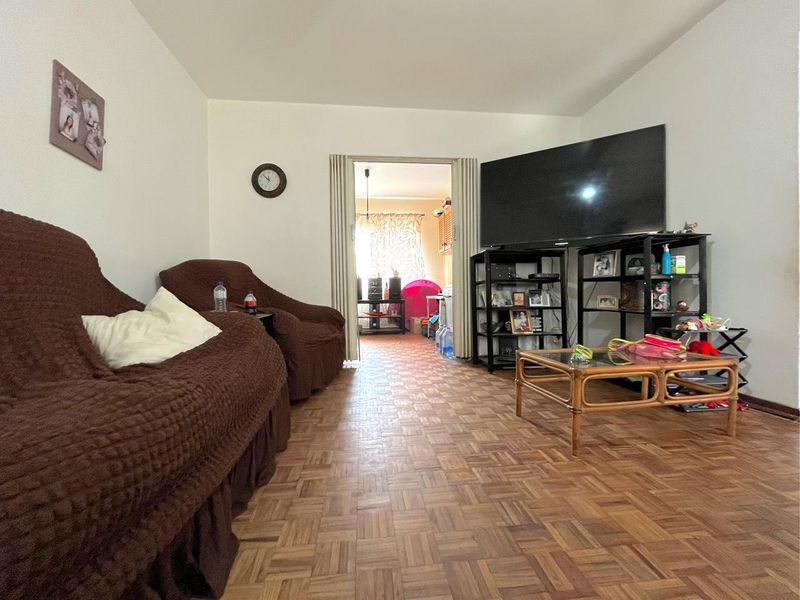 Apartment For Sale In Port Elizabeth - Photo 2