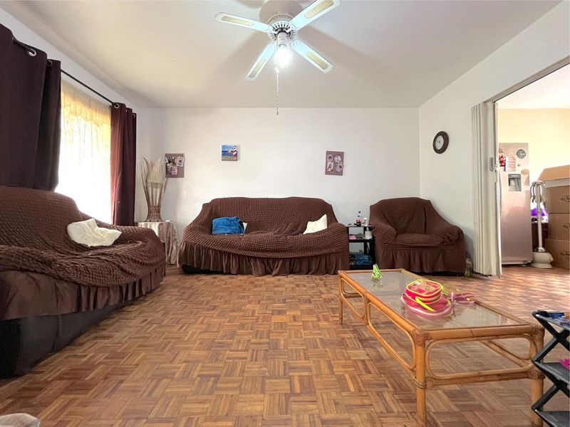 Apartment For Sale In Port Elizabeth - Photo 3