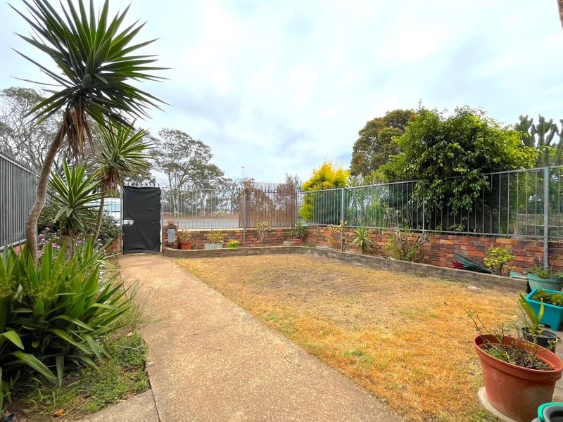 Apartment For Sale In Port Elizabeth - Photo 9