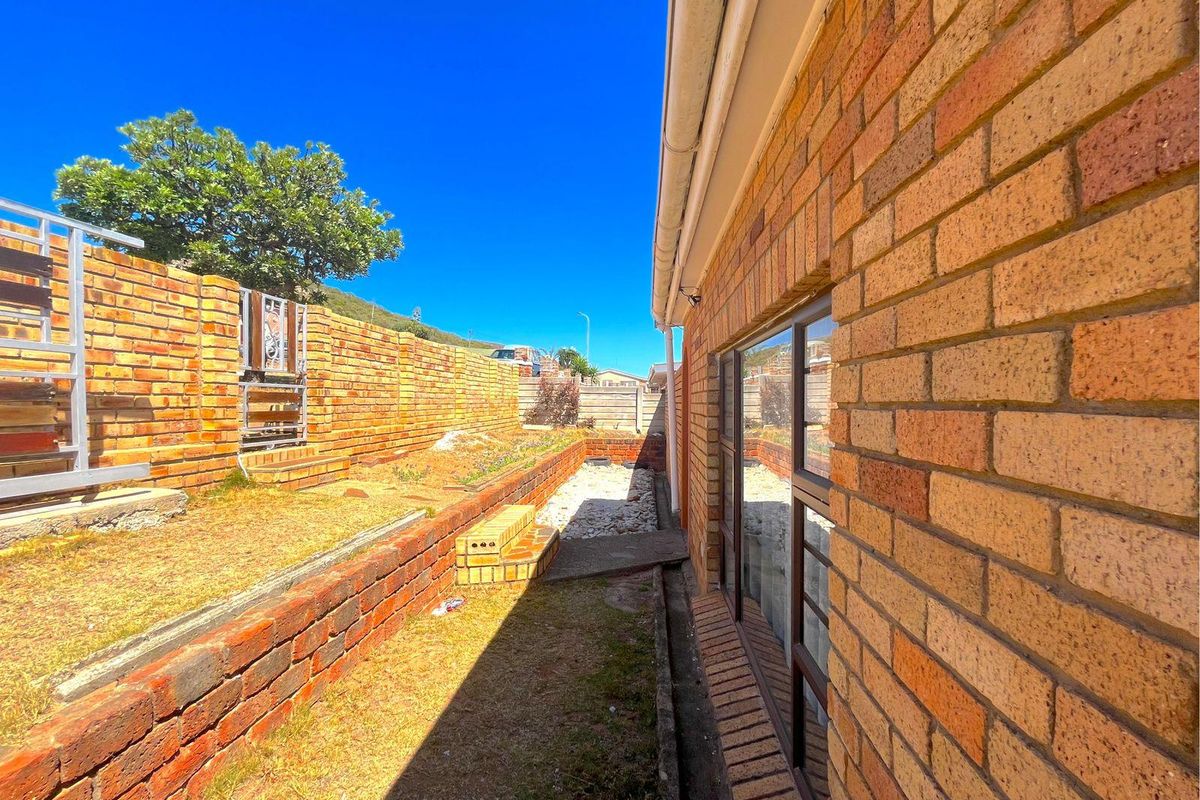 House Pending Sale In Port Elizabeth - Photo 5