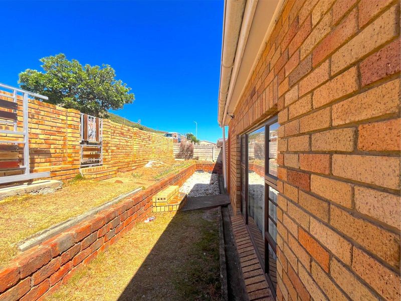 House Pending Sale In Port Elizabeth - Photo 5