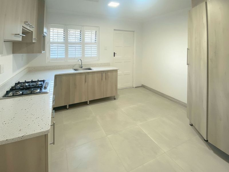 House Pending Sale In Port Elizabeth - Photo 4