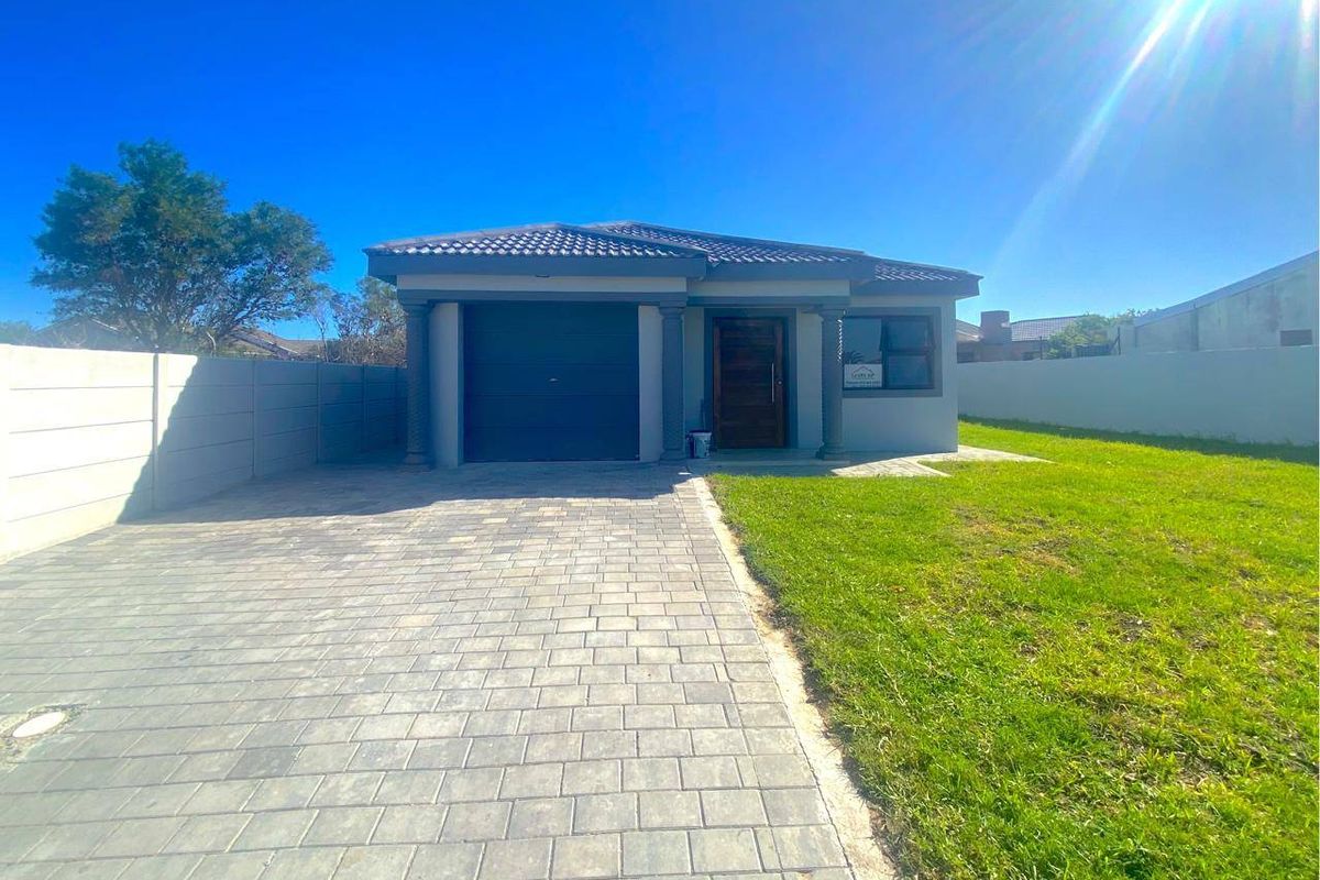 House Pending Sale In Port Elizabeth - Photo 2