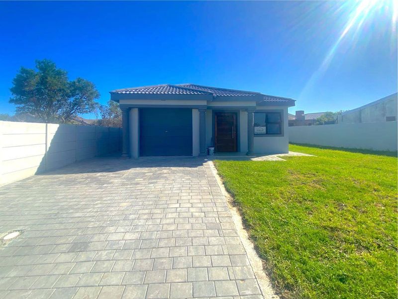 House Pending Sale In Port Elizabeth - Photo 2