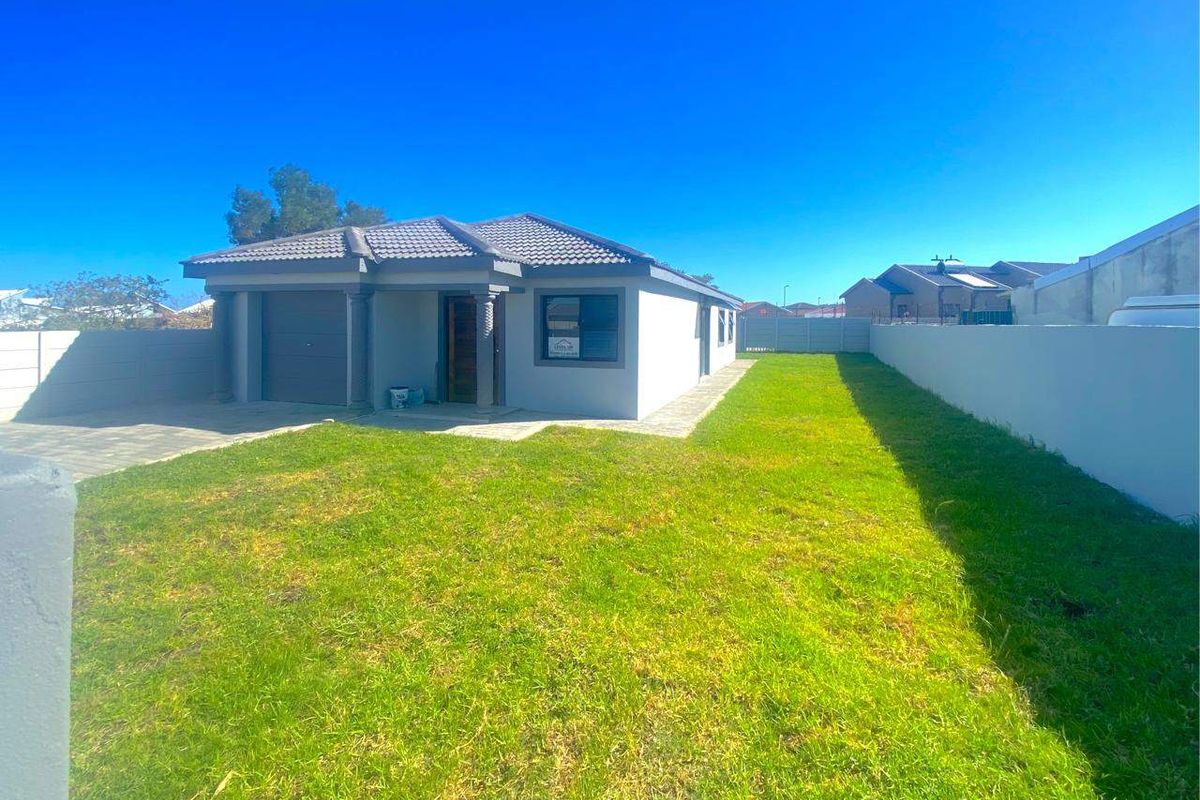 House Pending Sale In Port Elizabeth - Photo 3