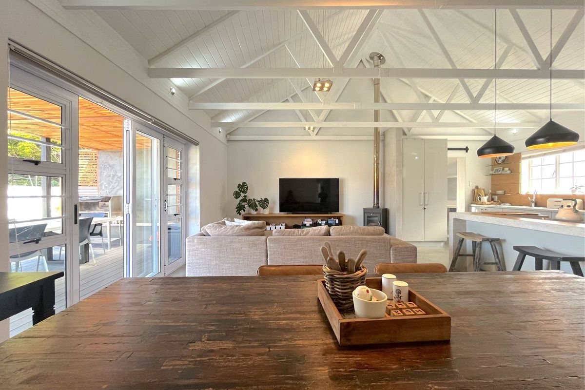 House Pending Sale In Port Elizabeth - Photo 4