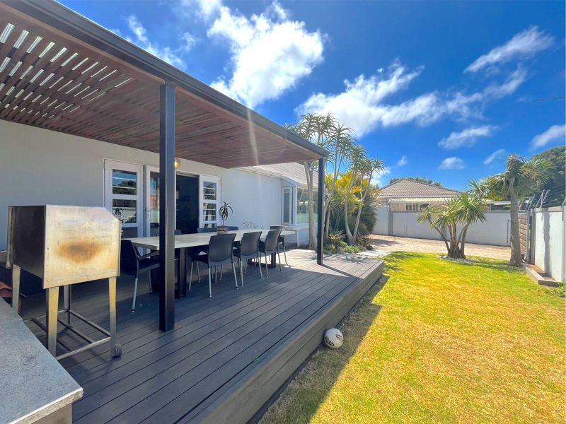 House Pending Sale In Port Elizabeth - Photo 3