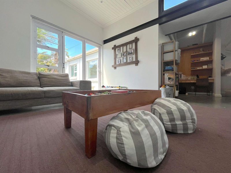 House Pending Sale In Port Elizabeth - Photo 10