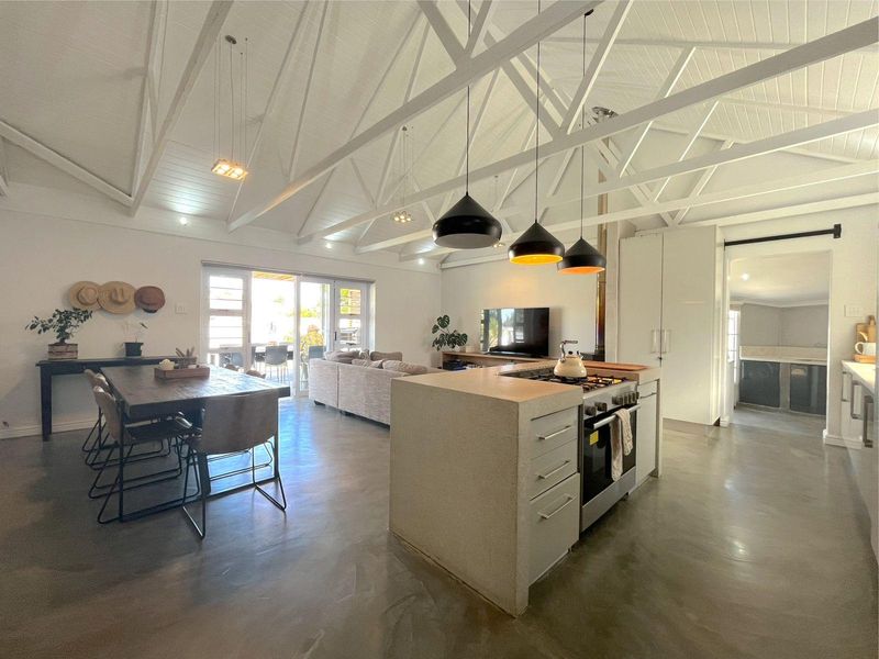 House Pending Sale In Port Elizabeth - Photo 8