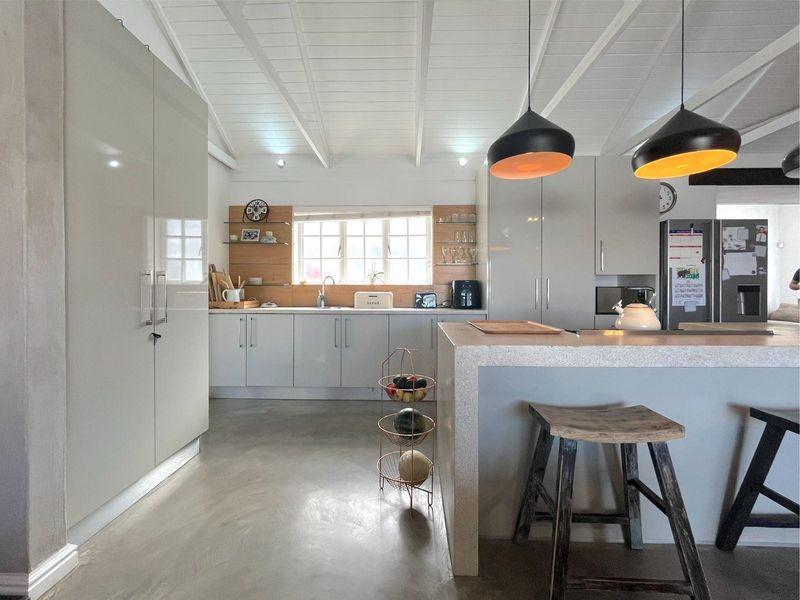 House Pending Sale In Port Elizabeth - Photo 7