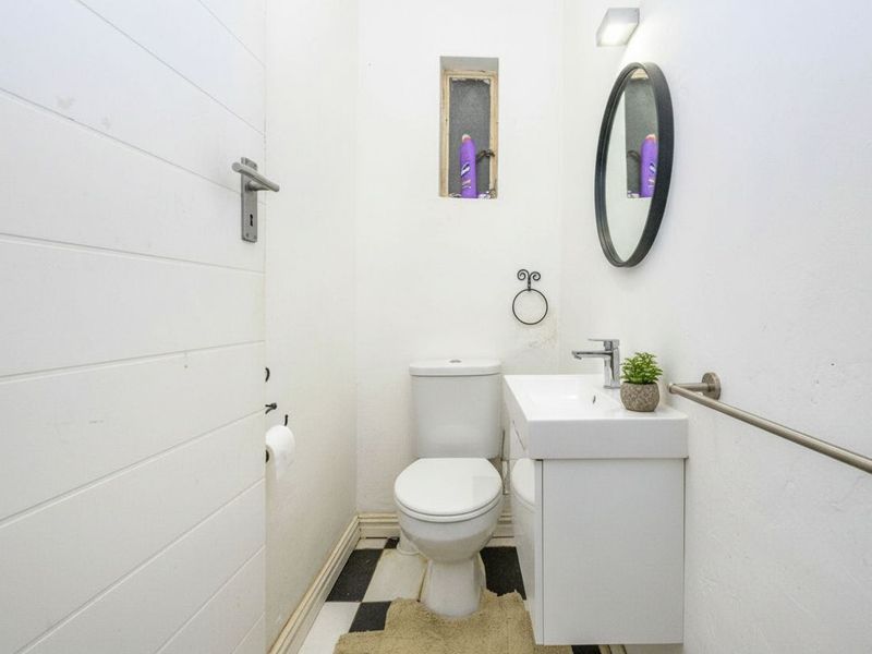 Apartment For Sale In Port Elizabeth - Photo 7