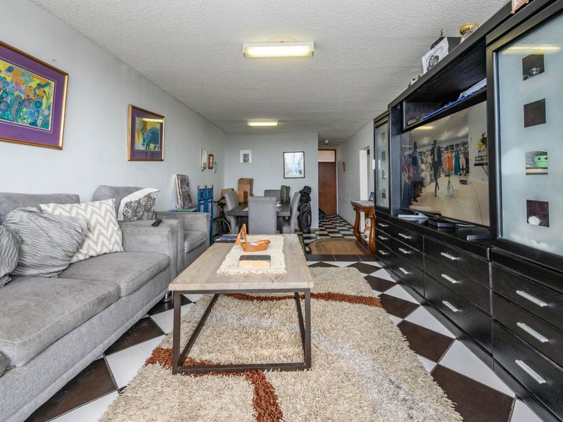 Apartment For Sale In Port Elizabeth - Photo 5