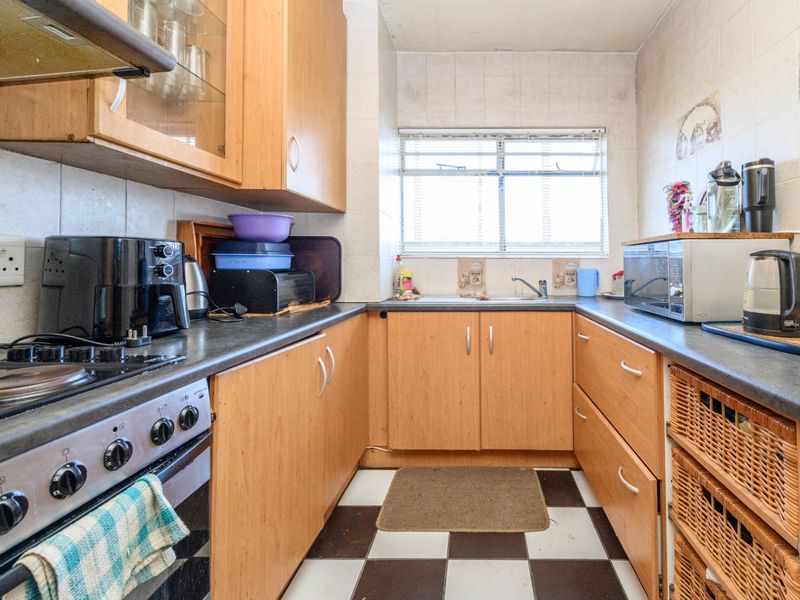 Apartment For Sale In Port Elizabeth - Photo 3