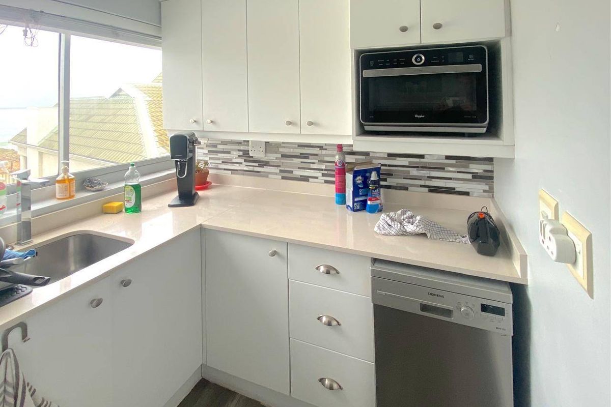 Apartment Rental Monthly In Port Elizabeth - Photo 3