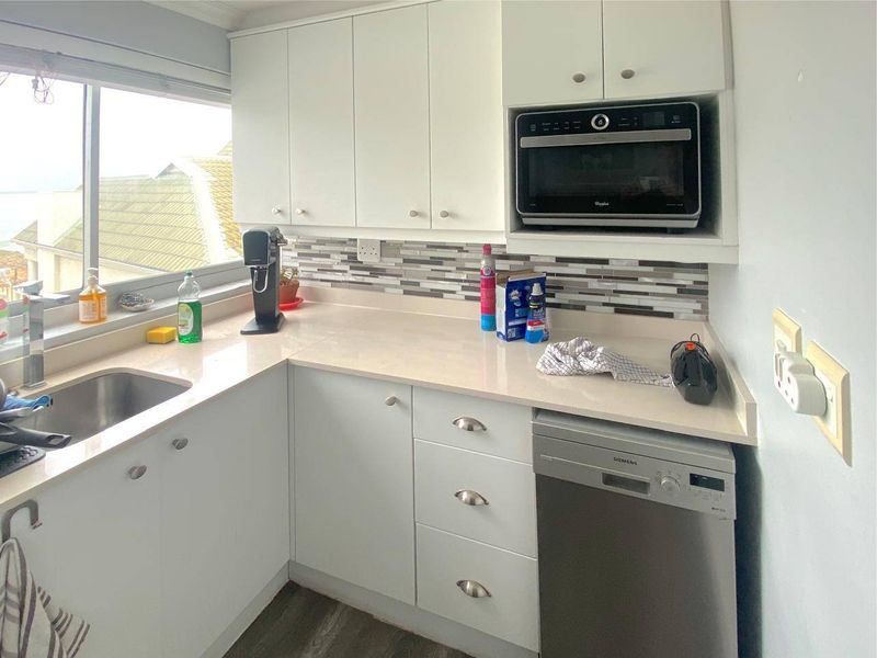 Apartment Rental Monthly In Port Elizabeth - Photo 3