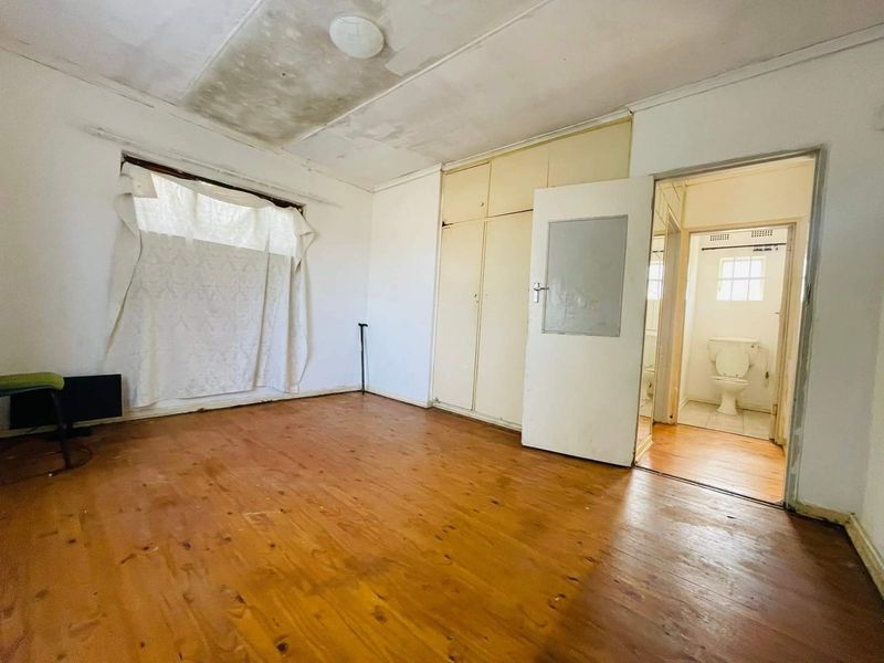 House For Sale In East London - Photo 9