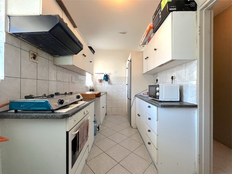 Apartment For Sale In Port Elizabeth - Photo 2