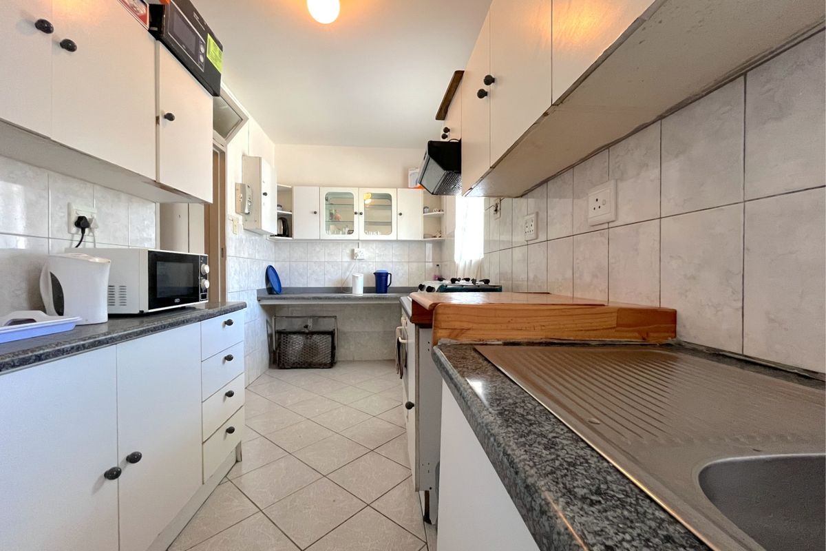 Apartment For Sale In Port Elizabeth - Photo 3