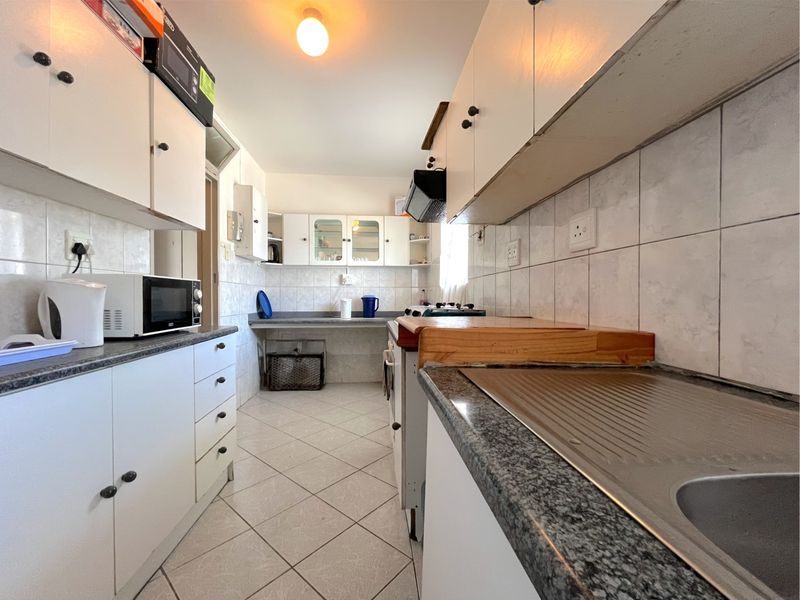 Apartment For Sale In Port Elizabeth - Photo 3