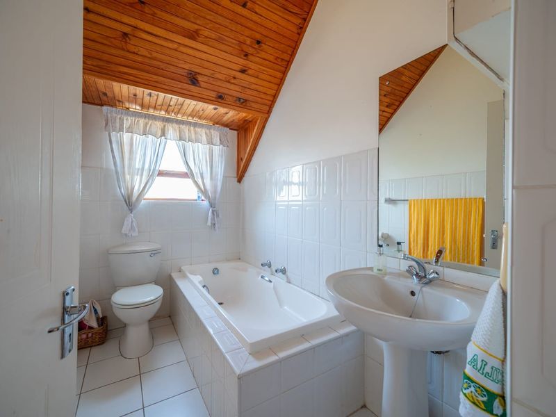 House Rental Monthly In St Francis Bay - Photo 10