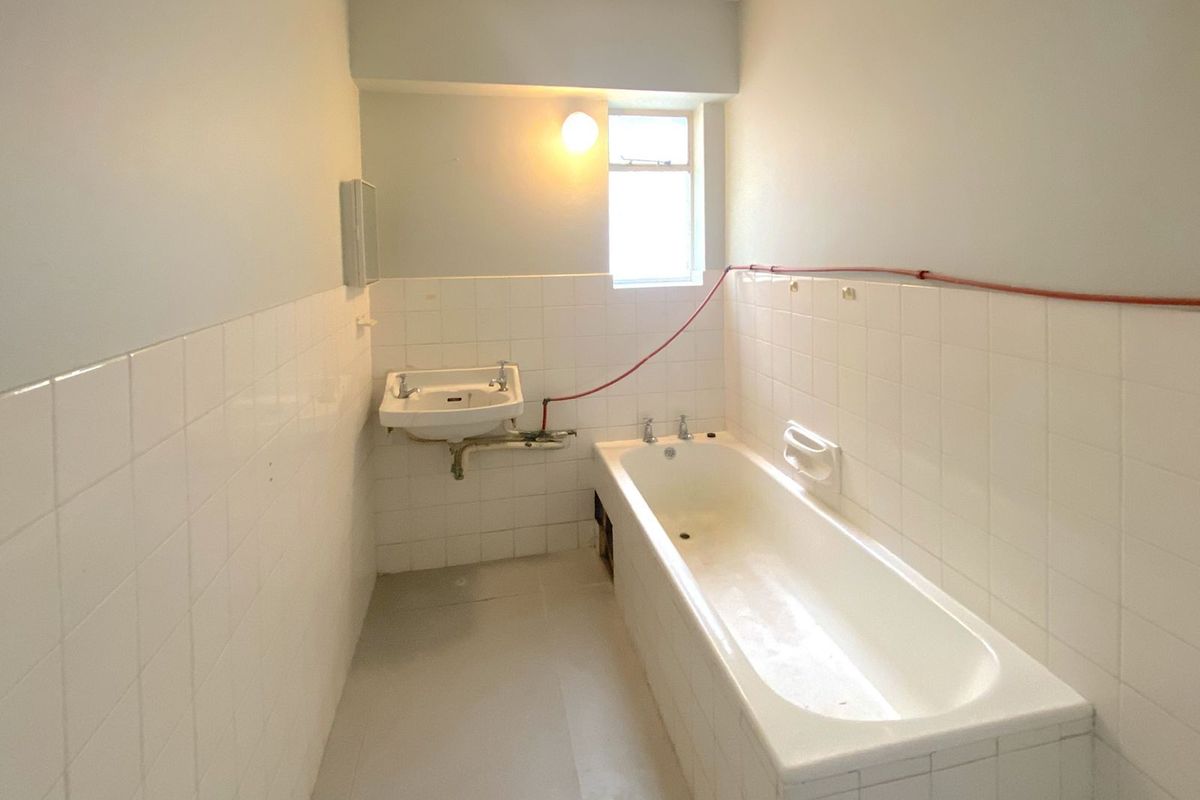 Apartment Rental Monthly In Port Elizabeth - Photo 5