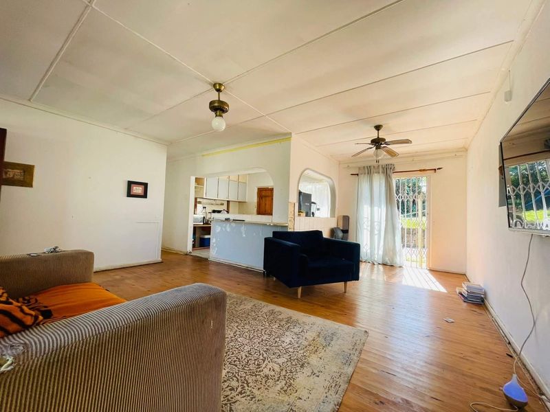 House For Sale In East London - Photo 5