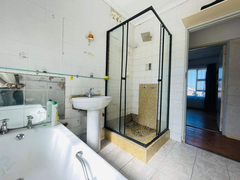 House For Sale In East London - Photo 10