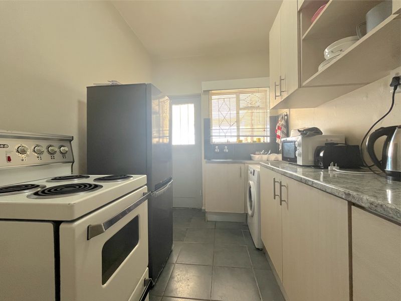 Apartment For Sale In Port Elizabeth - Photo 7