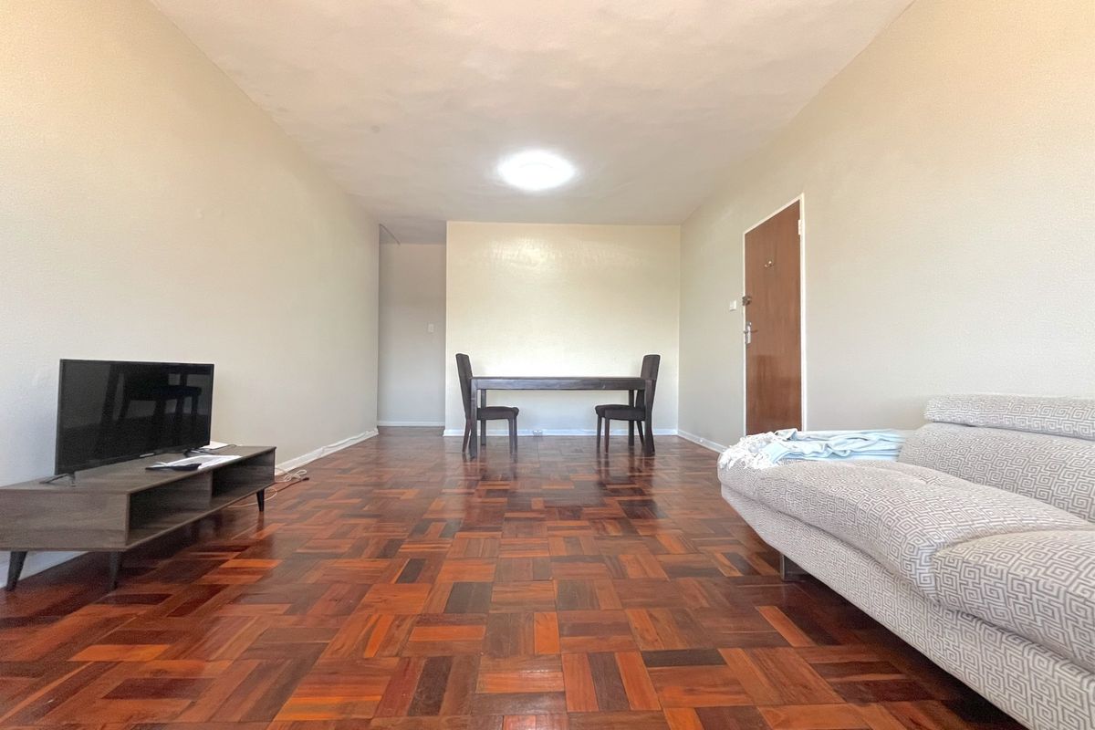 Apartment For Sale In Port Elizabeth - Photo 3